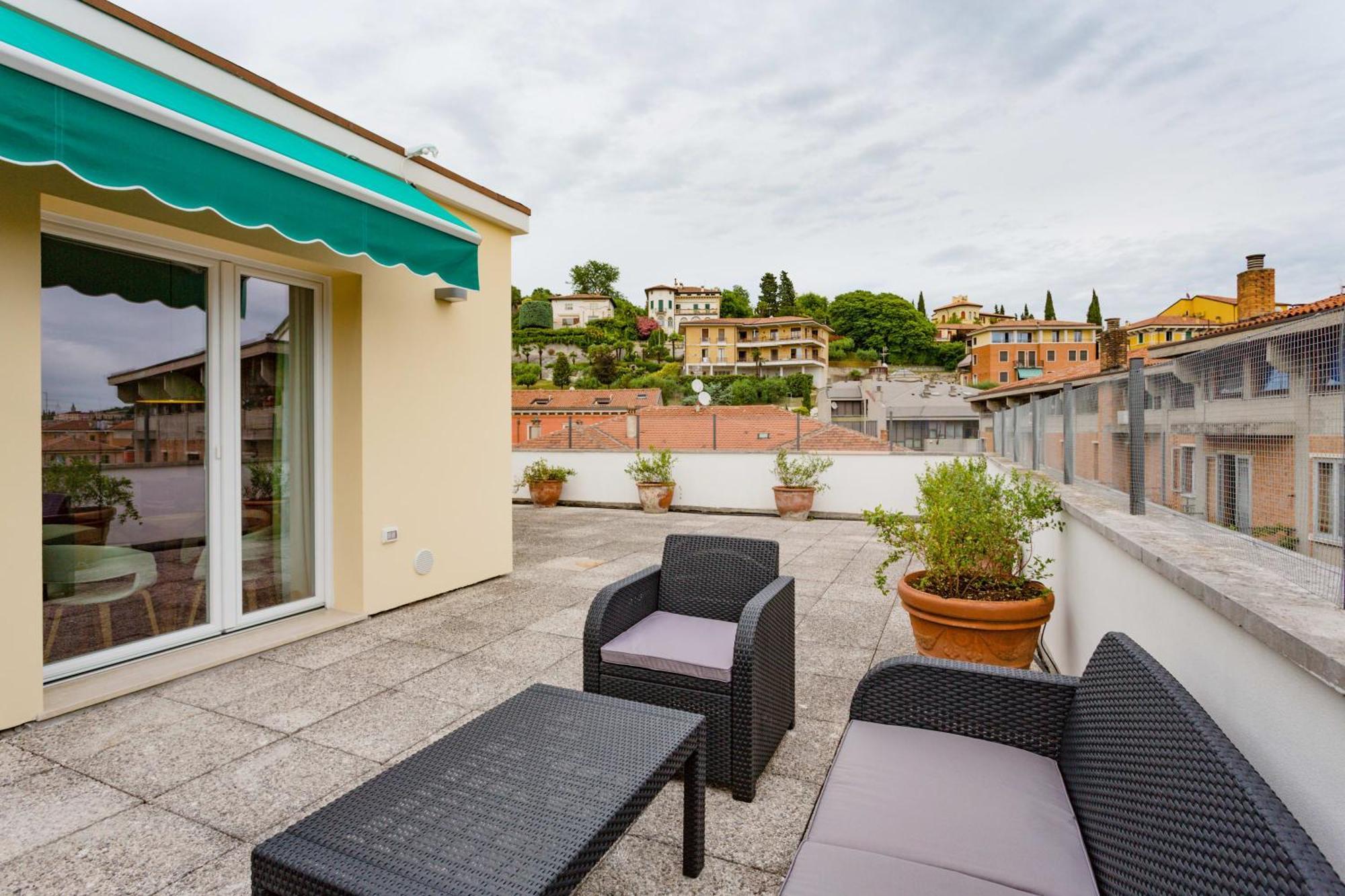 Apartmán Amazing Flat With Big Terrace And Private Car Park Verona Exteriér fotografie
